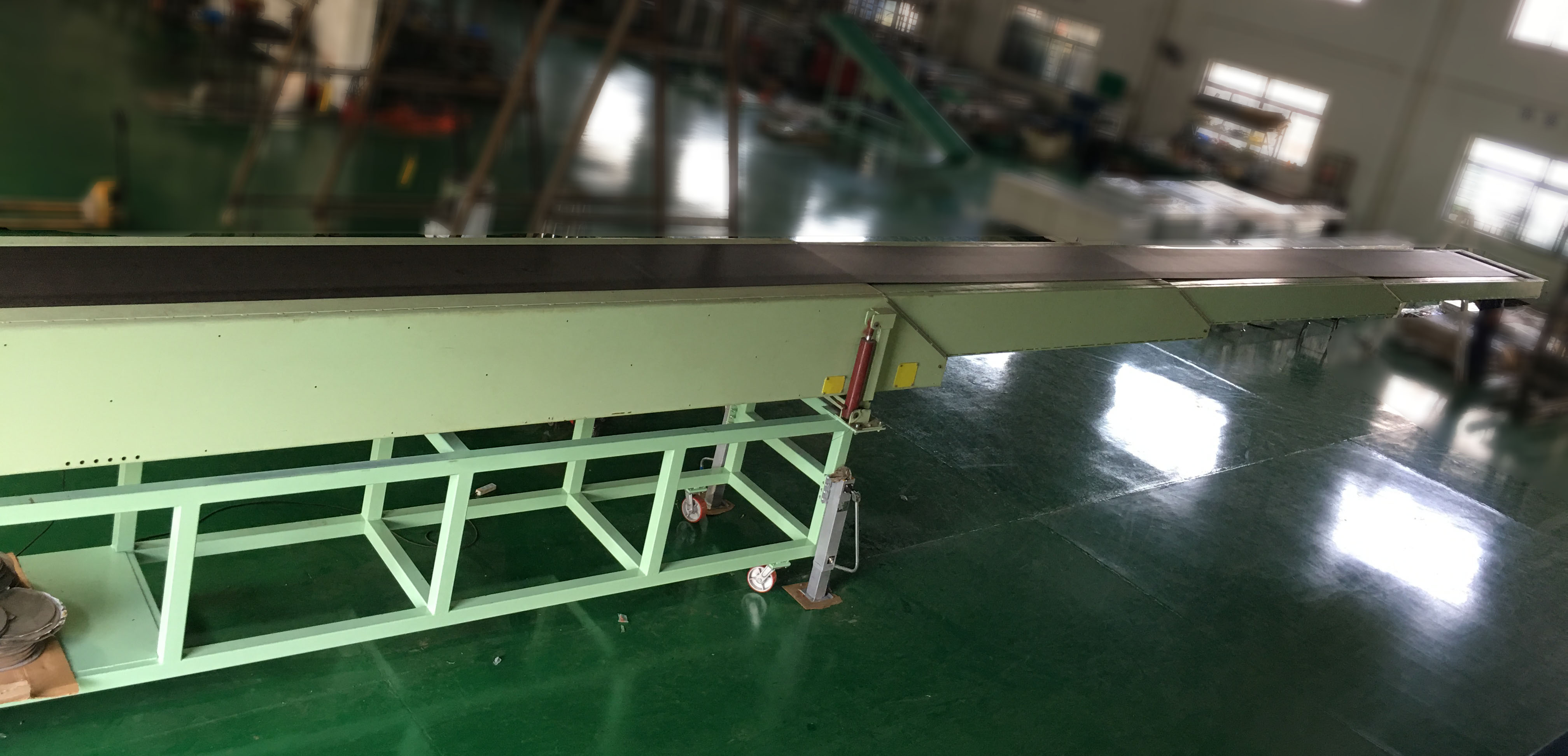 Telescopic belt conveyor